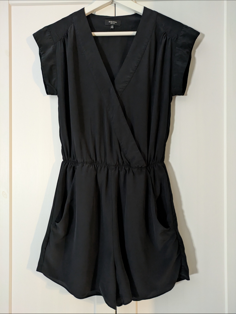 Babaton 100% Silk Corbett V-Neck Black Romper Jumpsuit Pockets Cap Sleeves XS